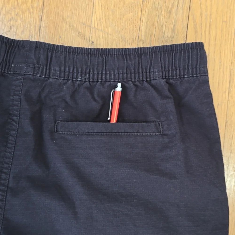 BOY'S BLACK CARGO SHORTS SIZE LARGE 14/16 HUSKY_12